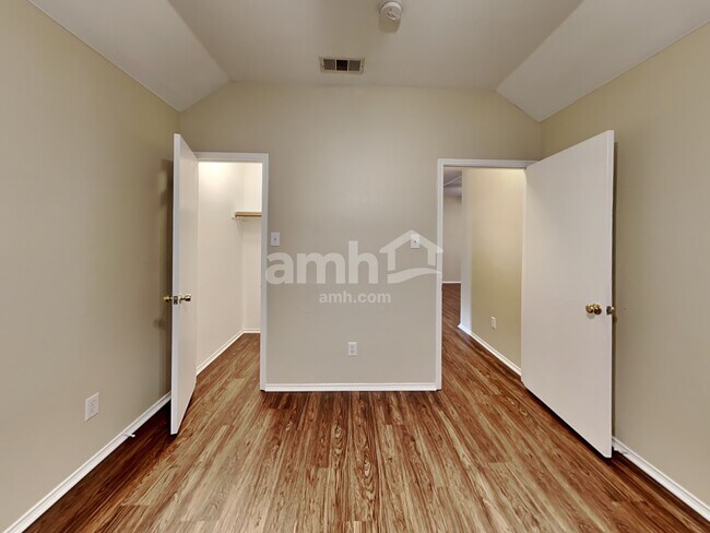 Building Photo - 3841 Chimney Rock Dr