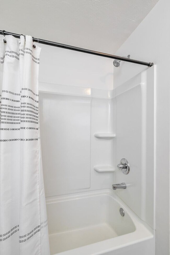 Building Photo - 1017 Mosley Ct SW