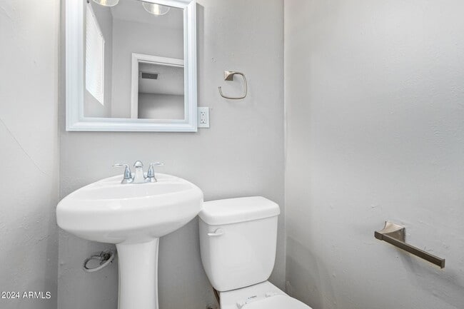 Building Photo - 6134 W Mulberry Dr
