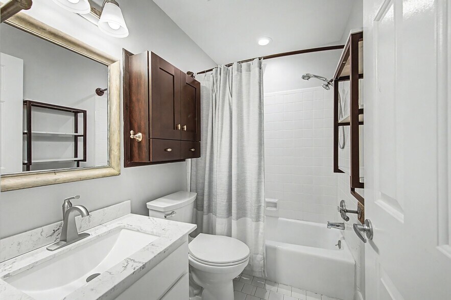 Building Photo - 265 Hillsboro Pl