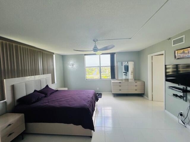 Building Photo - 14527 Bonaire Blvd