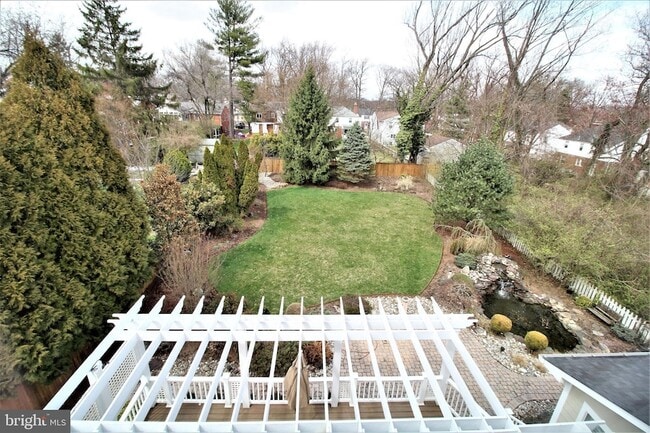 Building Photo - 5905 Lone Oak Dr