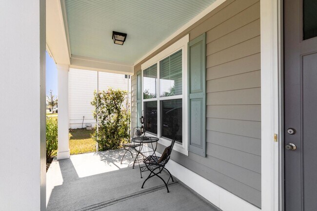 Building Photo - Welcome to Eagle Landing—where 3-bedroom bliss meets effortless style.