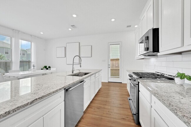 Building Photo - 4027 Balboa Dr