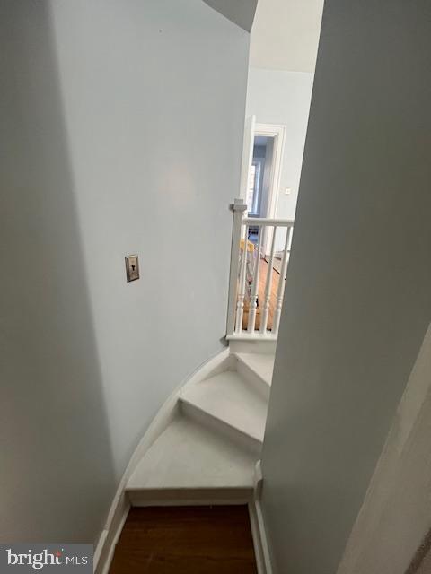 Building Photo - 35 W Main St