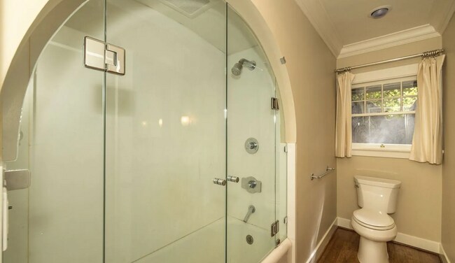 Building Photo - Charming Home w/ Beautifully Landscaped Ya...