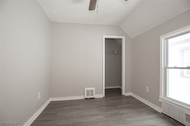 Building Photo - 3635 E 46th St