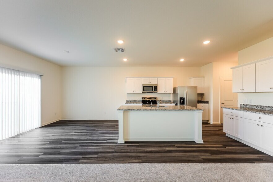 Building Photo - 5733 Texas Palm Dr