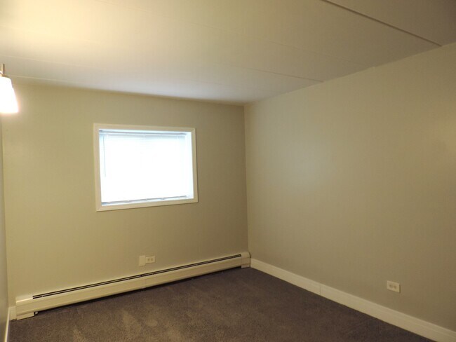 Building Photo - 204 E Bailey Rd