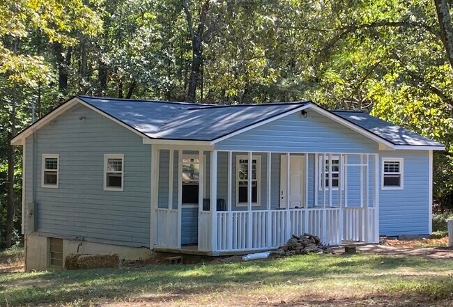 Building Photo - 18 Home Pl