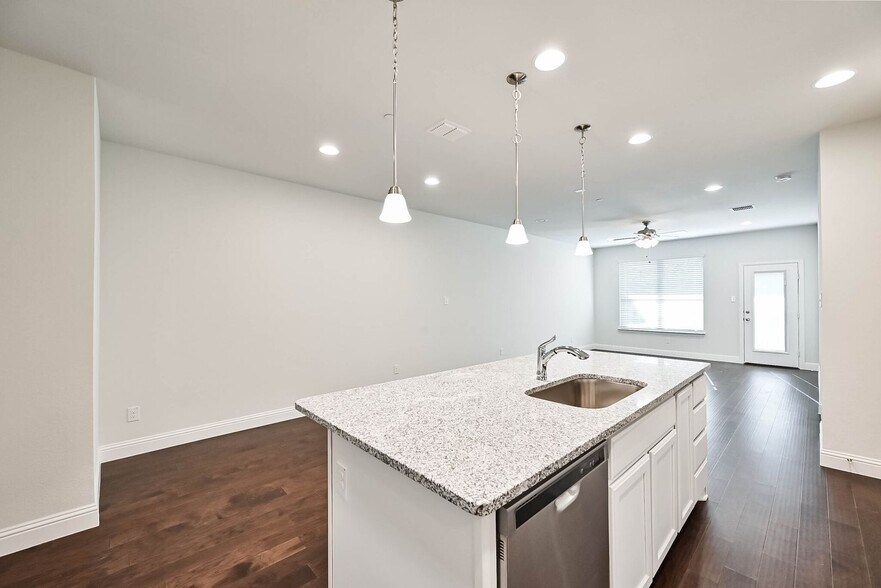 Building Photo - 4252 Mingo Dr