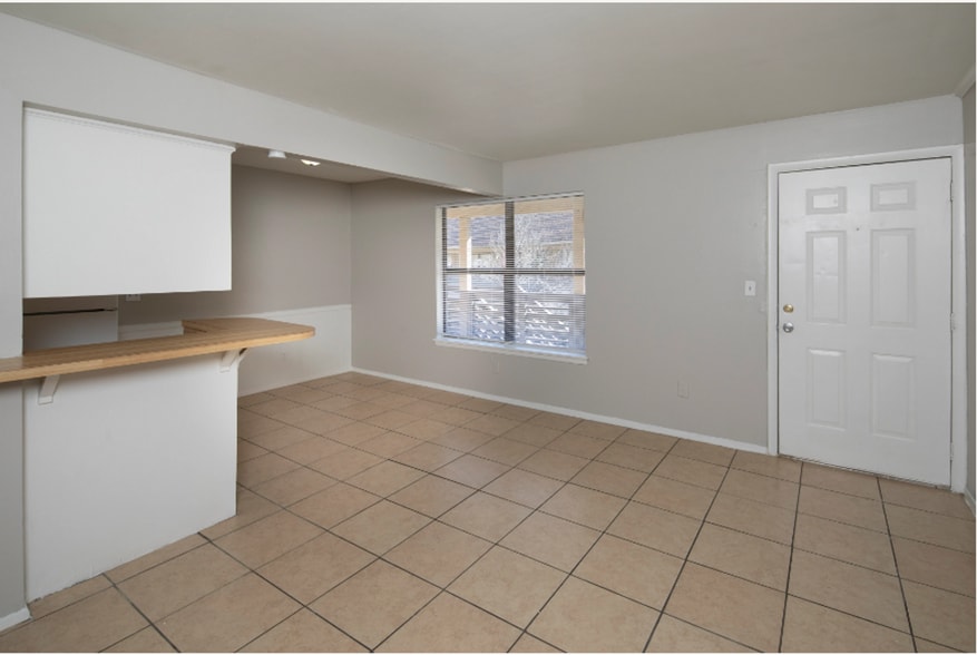 Interior Photo - Avery Park