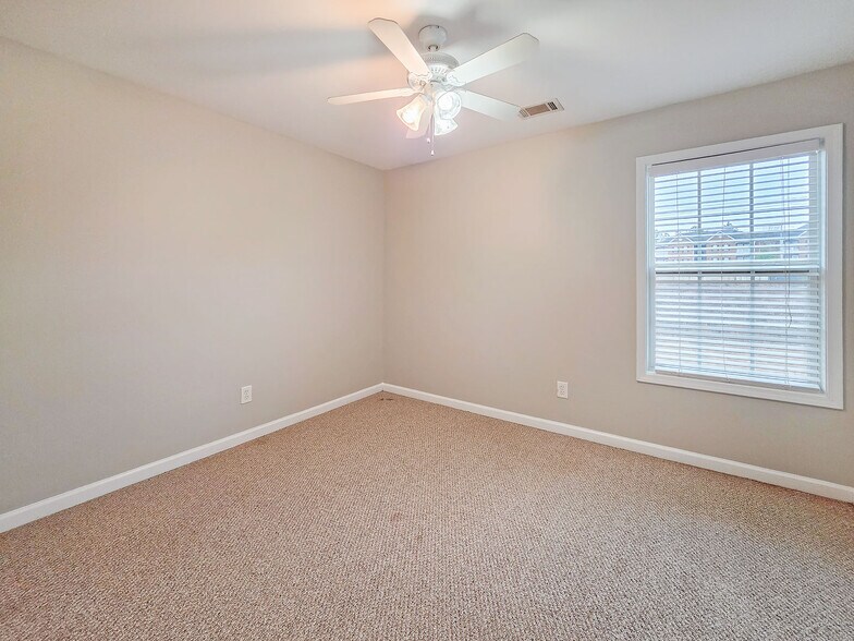 Building Photo - 2114 Tidal Cv