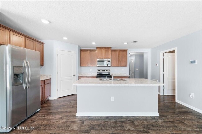 Building Photo - 2165 Pebble Point Dr
