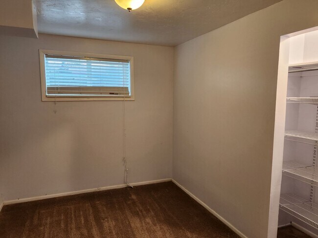 Building Photo - Great 4 Bd 2 Ba Home in Taylorsville