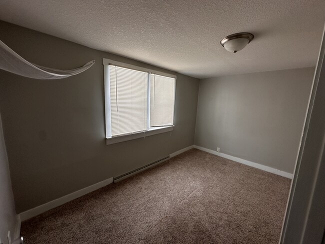 Building Photo - 727 N Brandon Ave