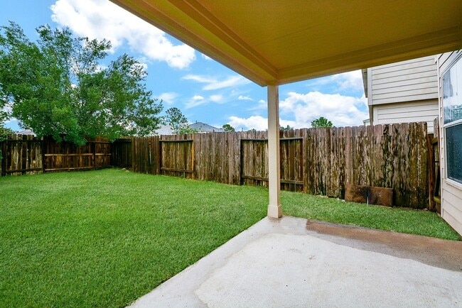 Building Photo - 18326 Thicket Grove Rd