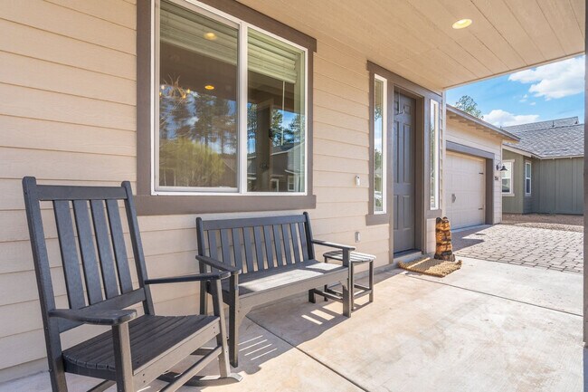 Building Photo - 2841 W Alamo Dr