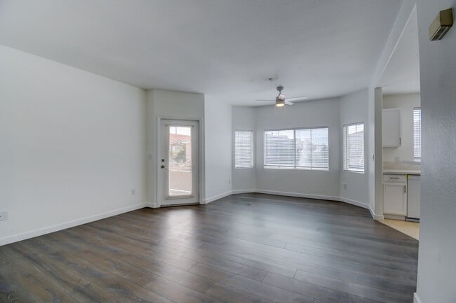 Building Photo - Beautiful 2 BR In Gated 89052 Community