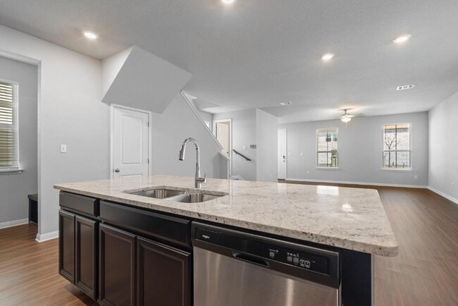 Building Photo - 115 Sawtooth Mountain Way