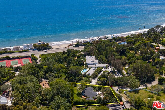 Building Photo - 6456 Sycamore Meadows Dr