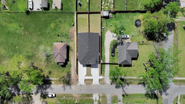Building Photo - 8106 Locksley Rd