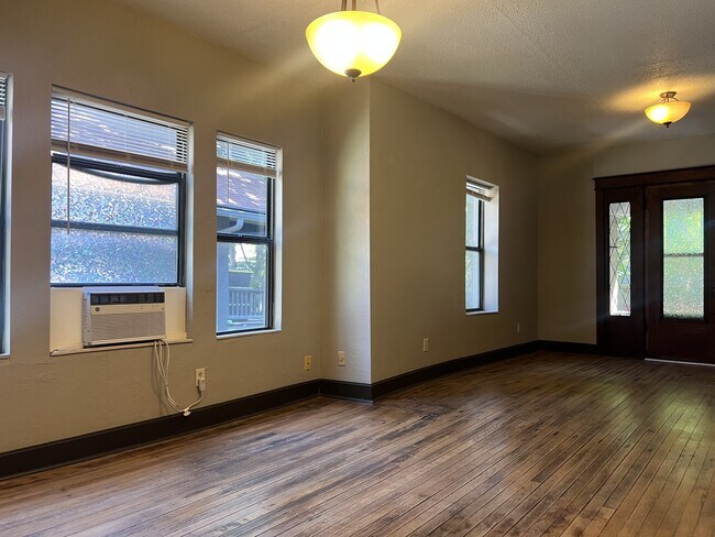 Building Photo - 4042 Campbell St