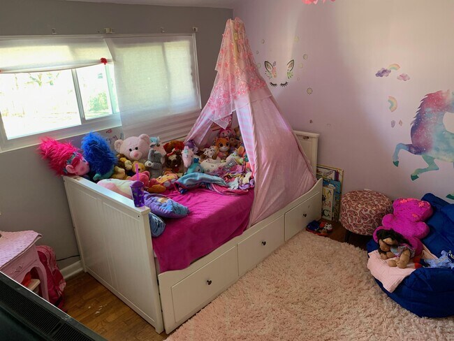 Building Photo - 726 Edgemont Blvd