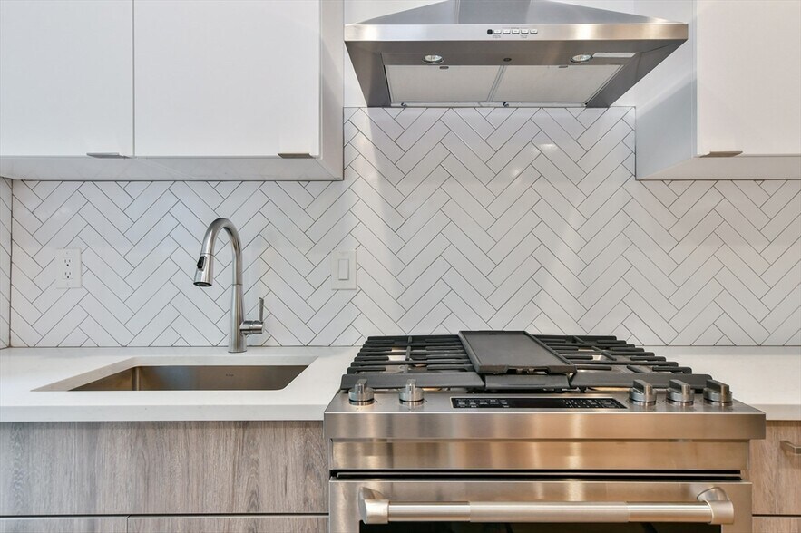 Building Photo - 55 E Springfield St