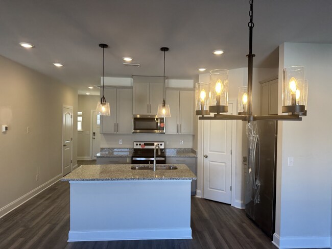 Building Photo - 4525 Skywood Ln