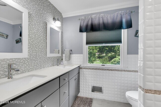 Building Photo - 16 Bingham Hill Cir