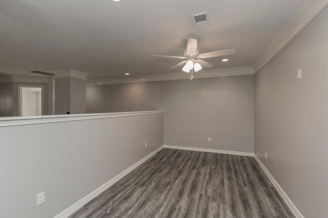 Building Photo - Huge breathtaking home!! Gated comunity wi...