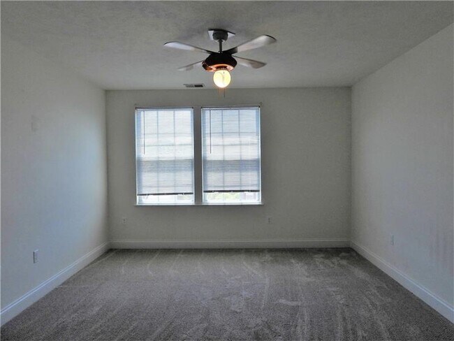 Building Photo - 1345 Sandstone Dr
