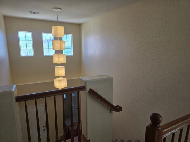 Building Photo - 9160 Column Ct