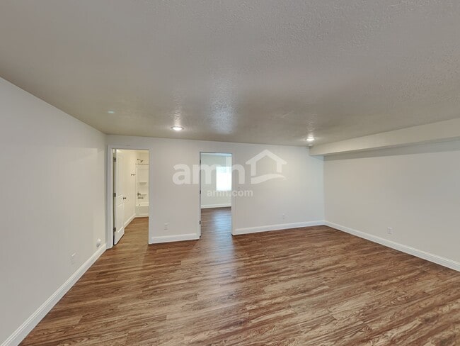 Building Photo - 11122 S Seagrass Dr