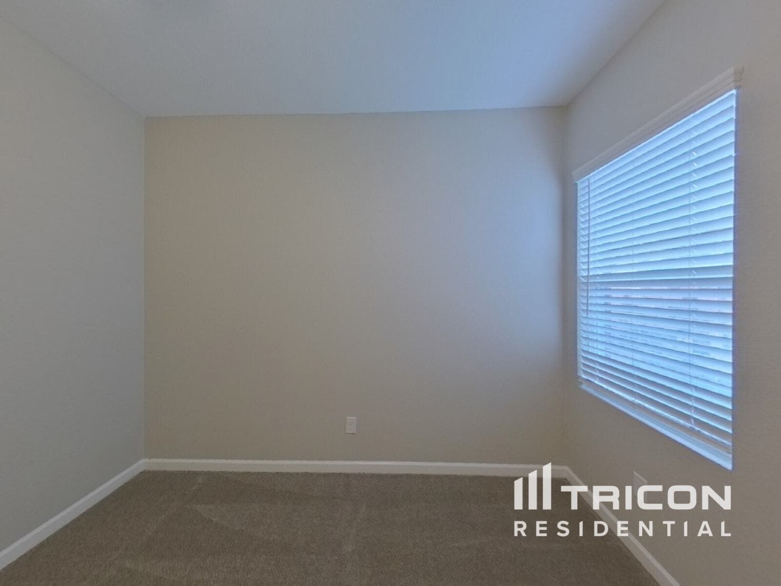 Building Photo - 10352 Jameson Ln