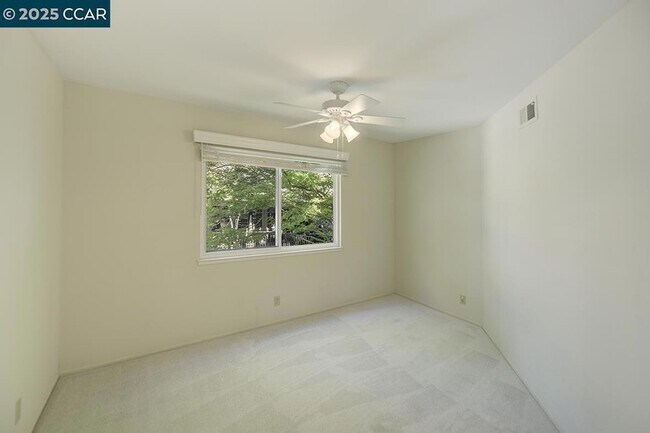 Building Photo - 3377 Rossmoor Pkwy