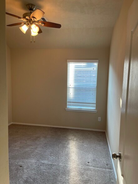 Building Photo - 7911 Branson Park Ln