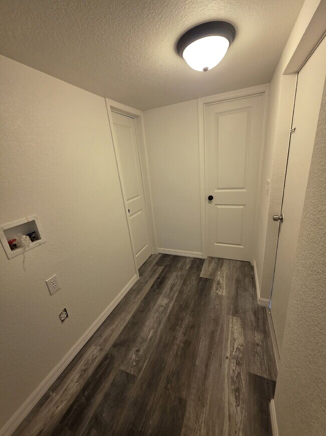 Building Photo - "Charming 2-Bedroom Gem in the Heart of Winter Haven – Your Cozy Retreat Awaits!"