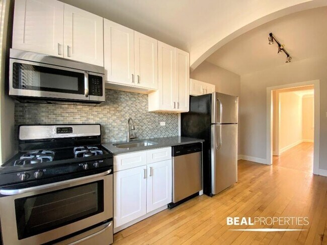 Building Photo - 0 bedroom in CHICAGO IL 60647