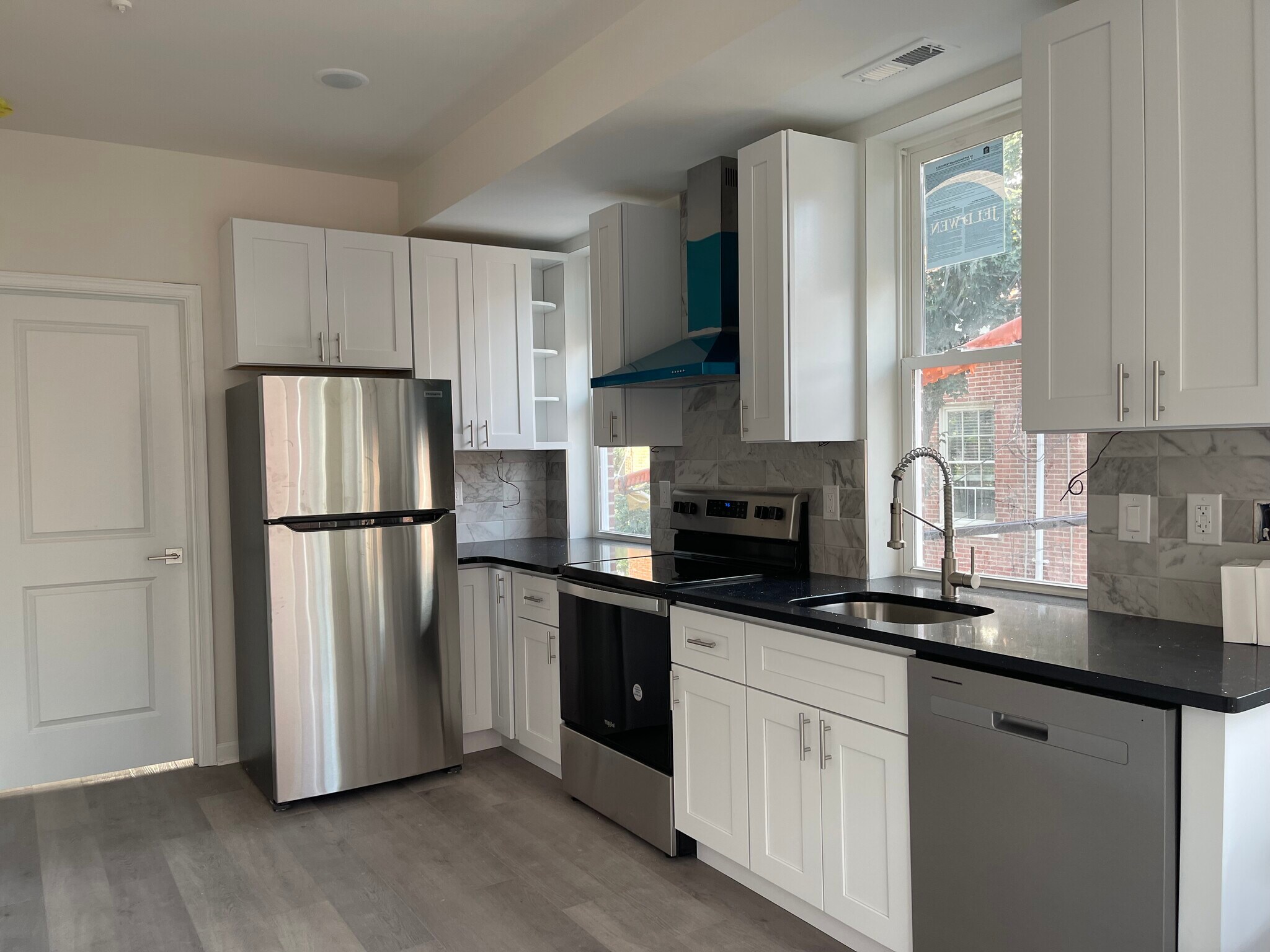 Building Photo - 1325 Rodman St