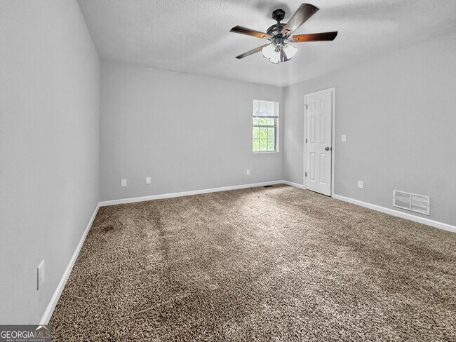 Building Photo - 555 Browning Cir