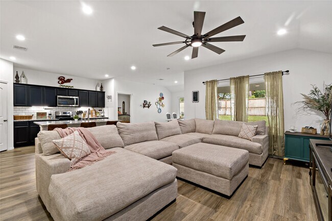 Building Photo - 21521 Starry Night Dr