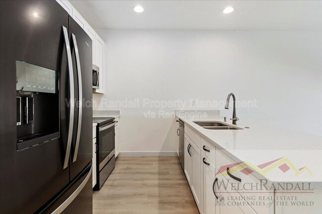 Building Photo - 15271 S Reins Wy