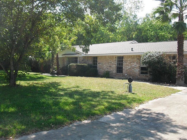 Primary Photo - 13138 Max Rd