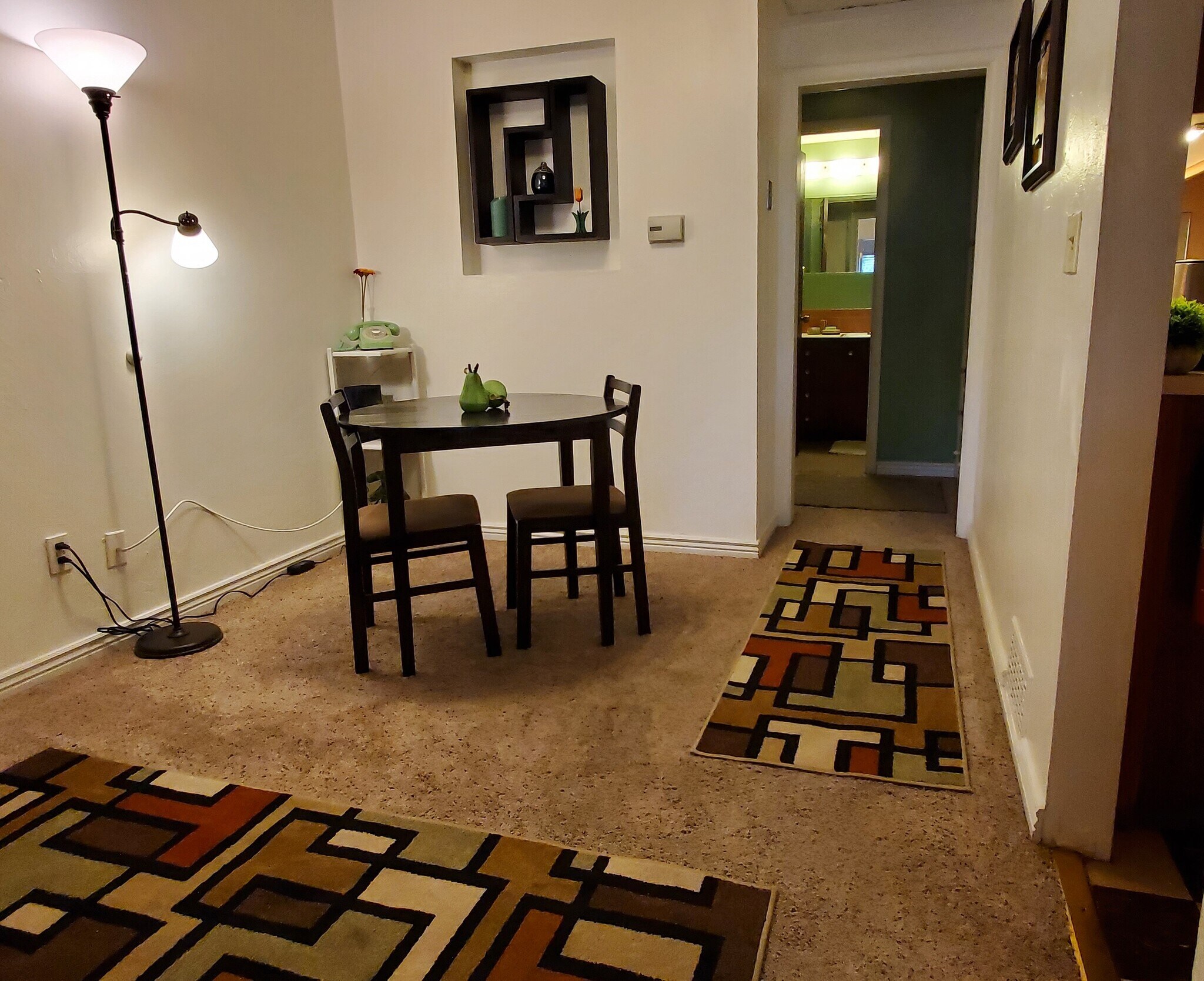 Dining room - 2315 W Smith Ave