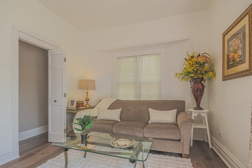 Primary Photo - 839 Dunlop Ave