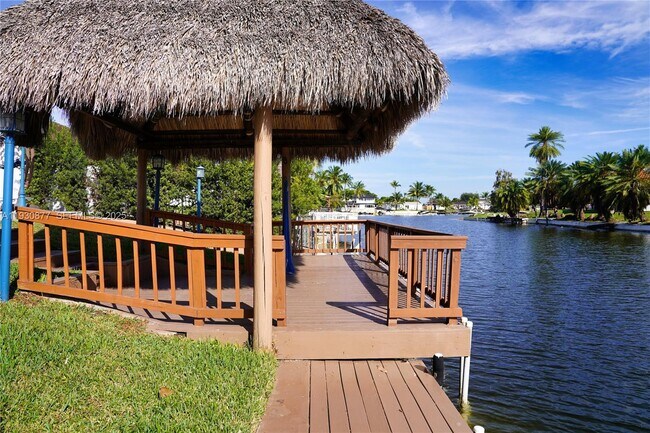 Building Photo - 17135 NW 87th Ave