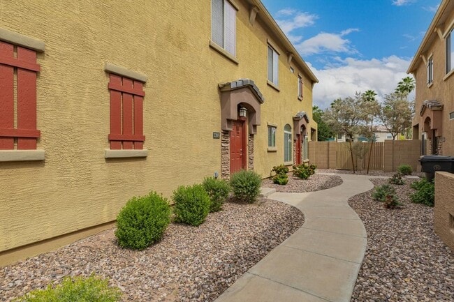 Building Photo - 1350 S Greenfield Rd