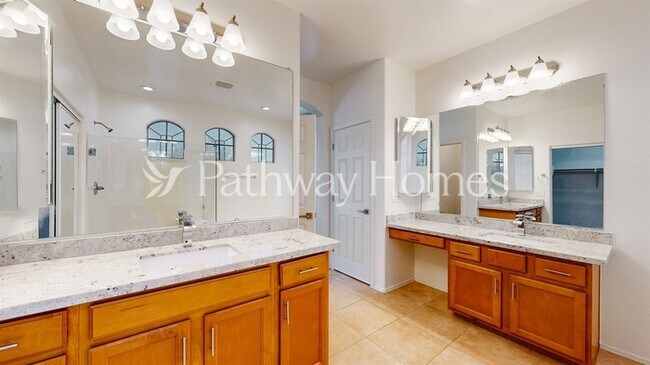 Building Photo - 43448 Askew Dr